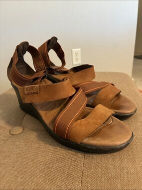 Keen Tan  Suede Wedge Sandals Size 7.5 US & 38 EU